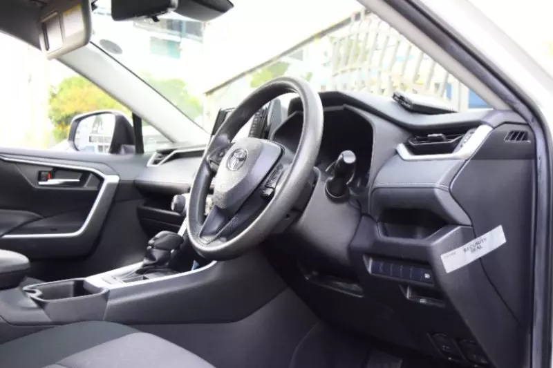 Toyota RAV 4   - 2019