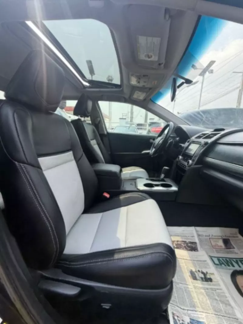 Toyota Camry   - 2012