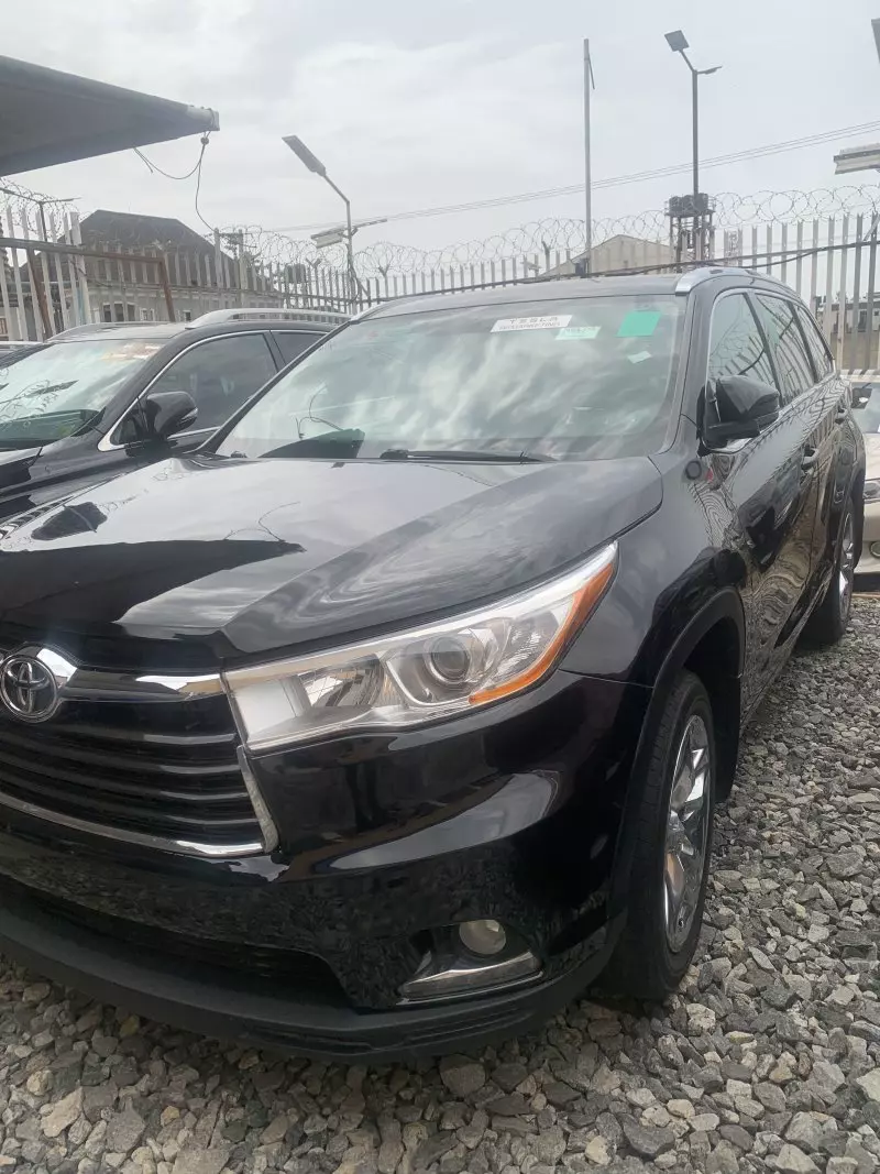 Toyota Highlander   - 2015