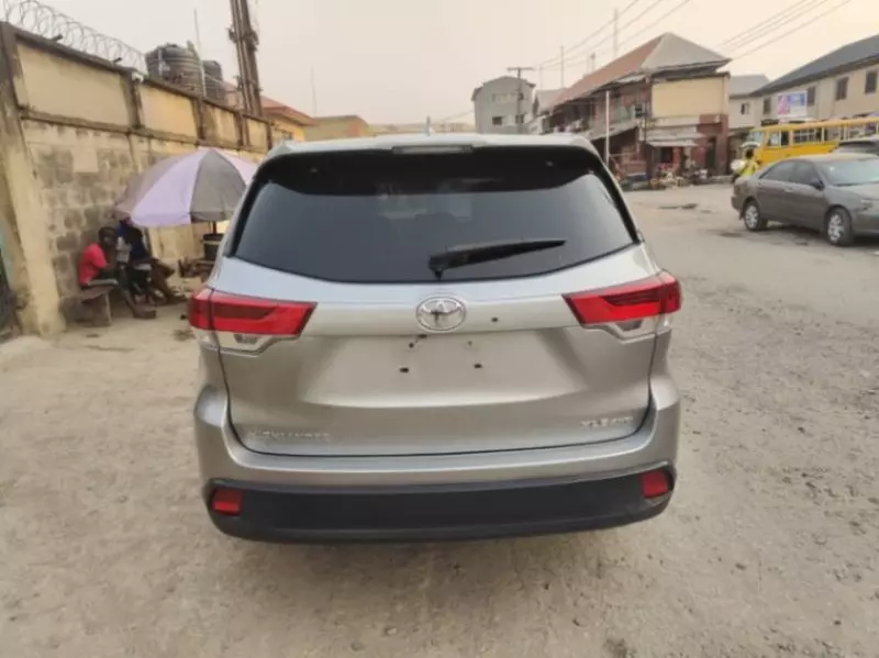 Toyota Highlander   - 2014