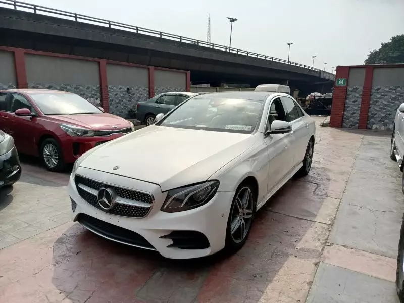 Mercedes-Benz E 300 - 2019