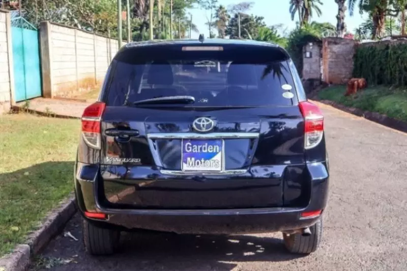 Toyota Vanguard    - 2011