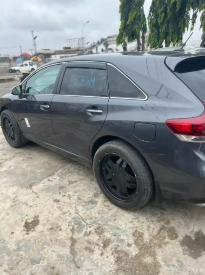 Toyota Venza   - 2013