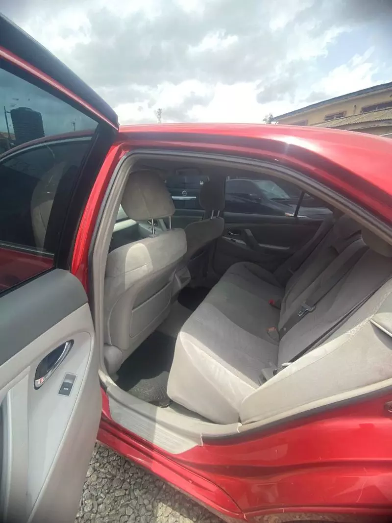 Toyota Camry   - 2010