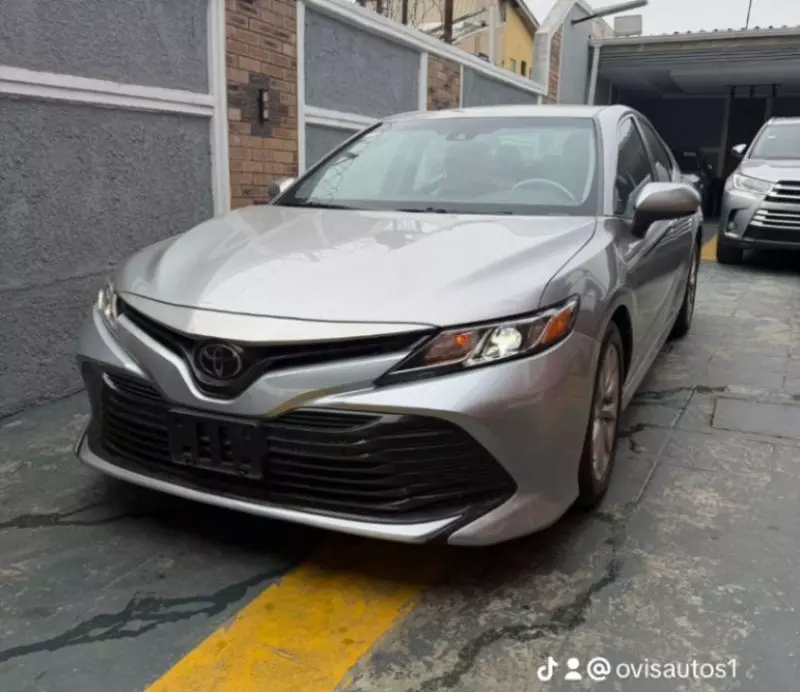 Toyota Camry   - 2018