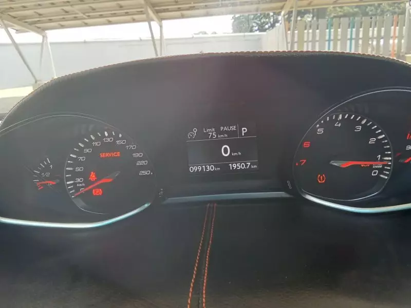 Peugeot 308   - 2015