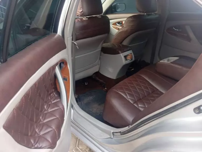 Toyota Camry   - 2010