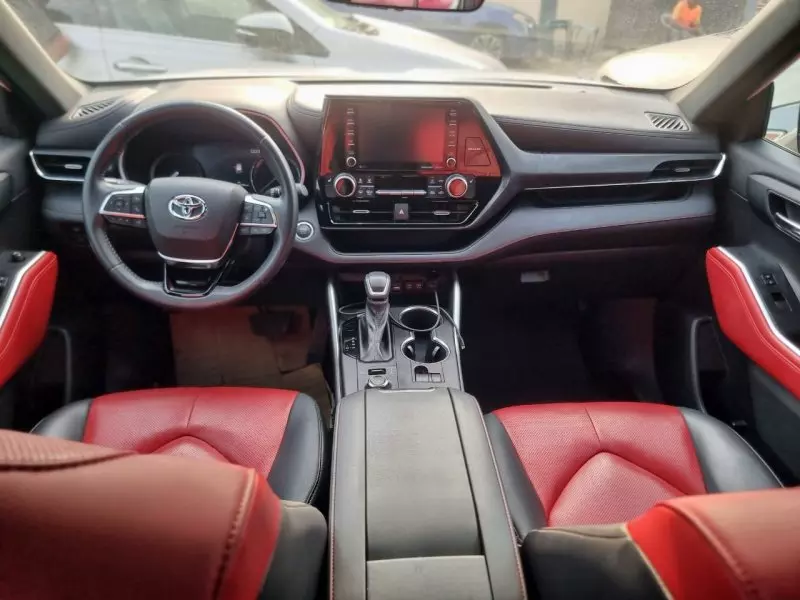 Toyota Highlander   - 2021