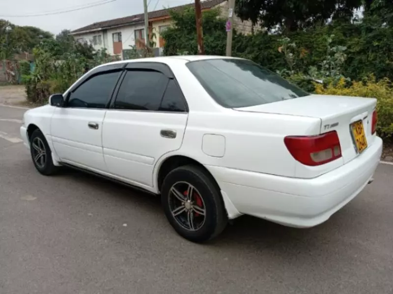 Toyota Carina   - 2001