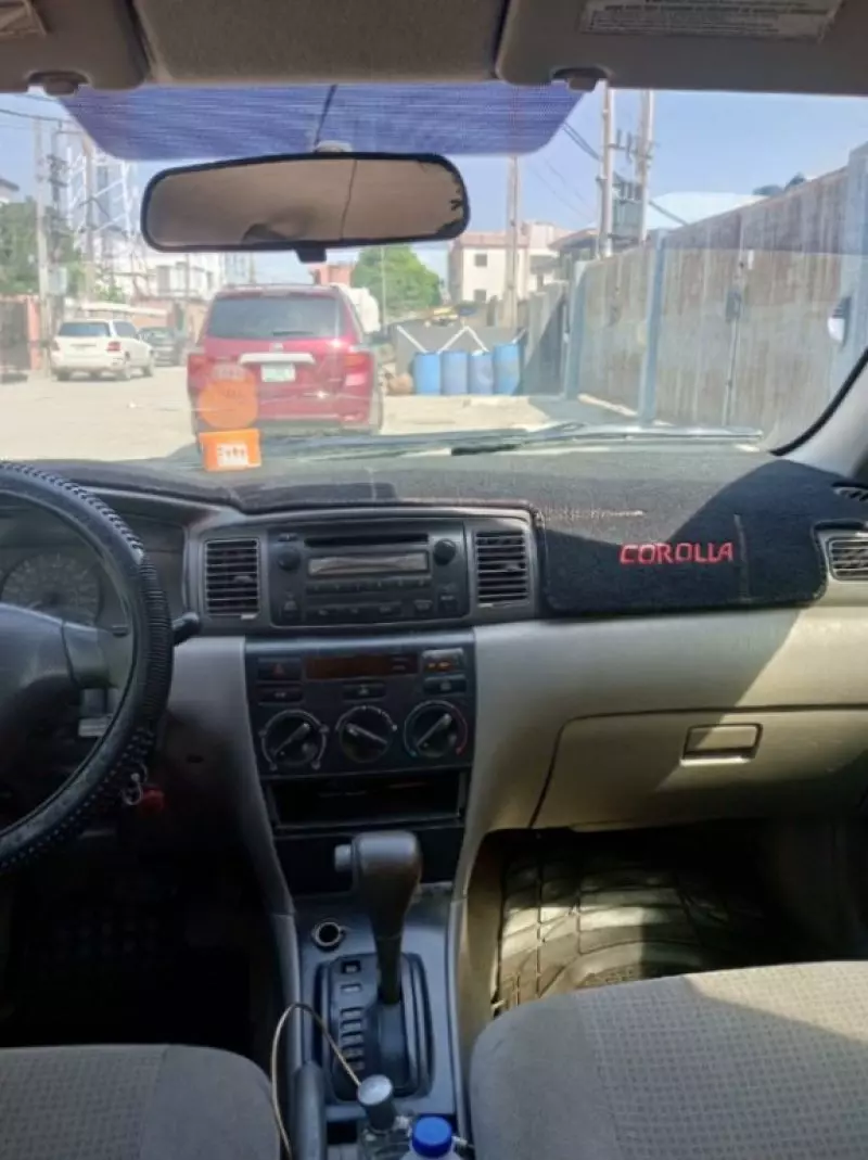Toyota Corolla   - 2005