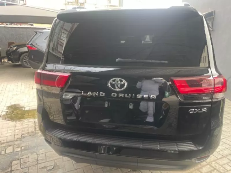 Toyota Land Cruiser   - 2024