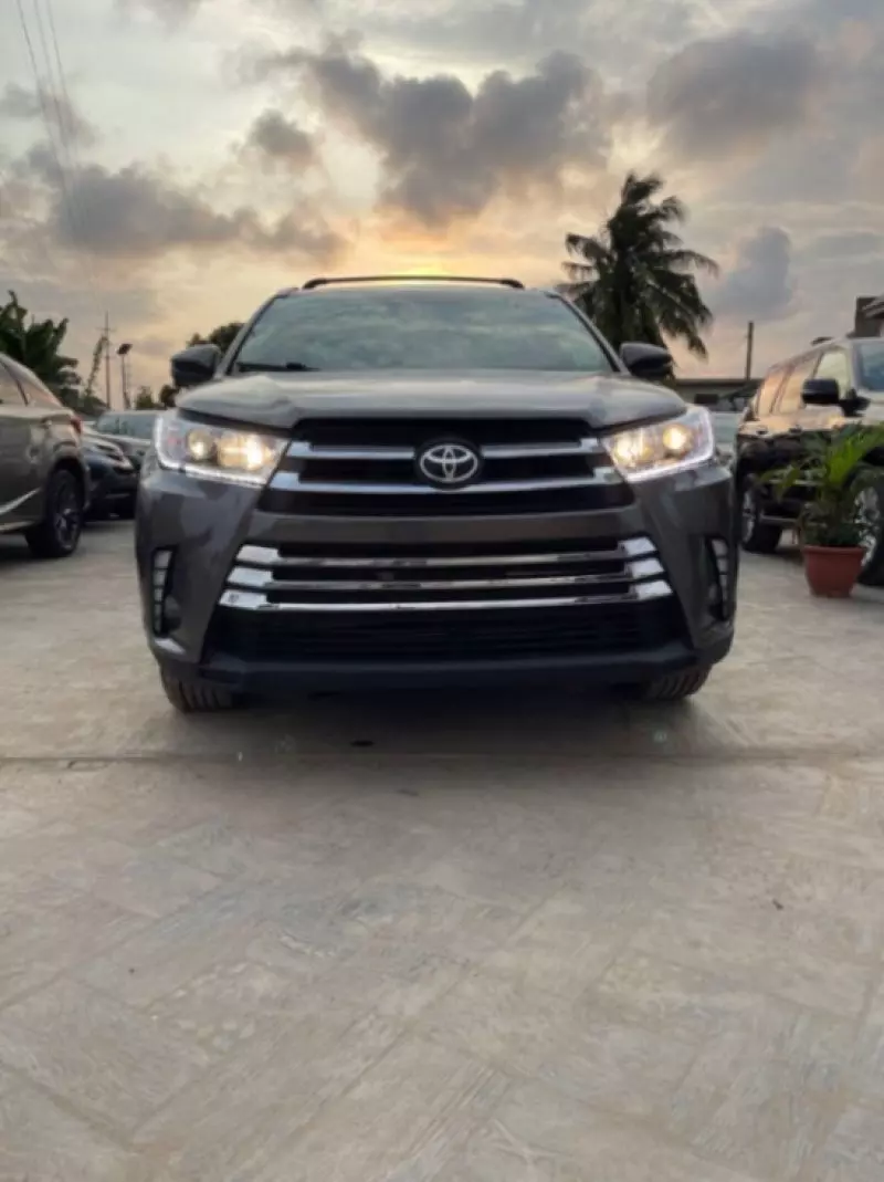 Toyota Highlander   - 2015