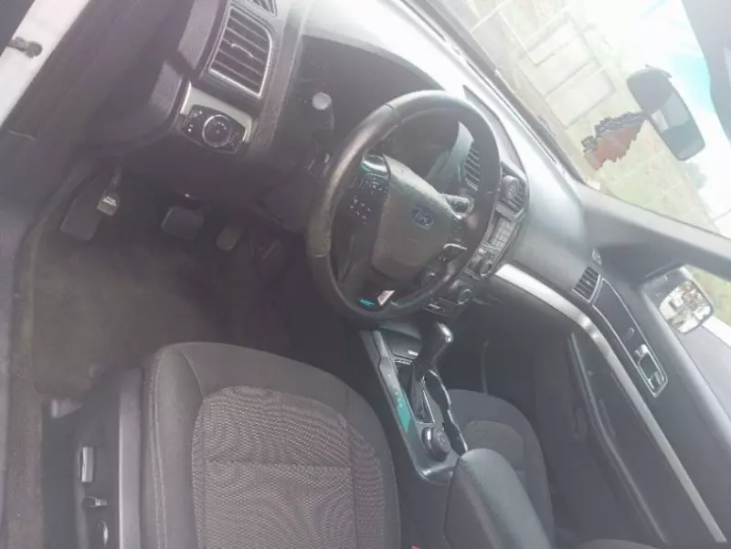 Ford Explorer   - 2017