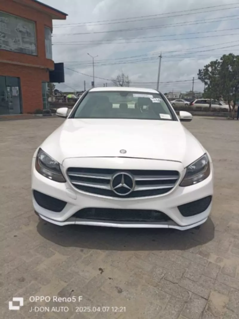 Mercedes-Benz C-class   - 2015