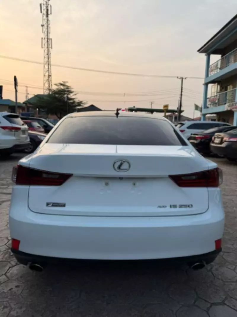 Lexus IS 350