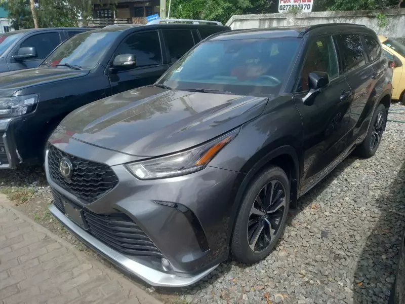 Toyota Highlander   - 2022