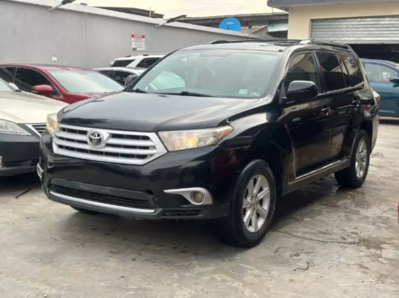 Toyota Highlander   - 2013