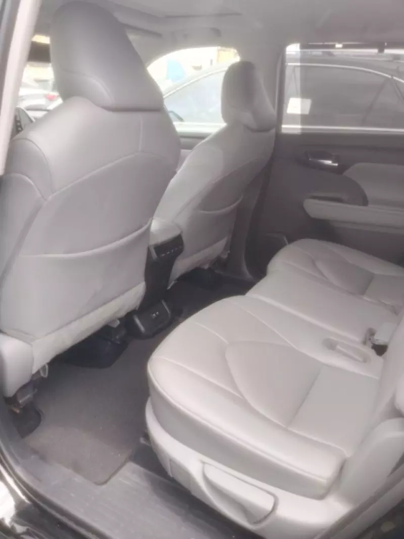 Toyota Highlander   - 2020