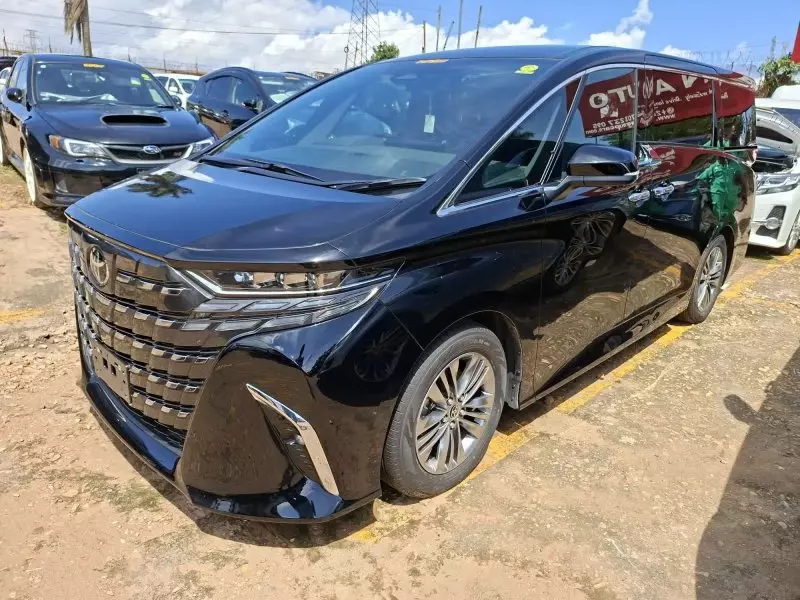 Toyota Alphard   - 2023
