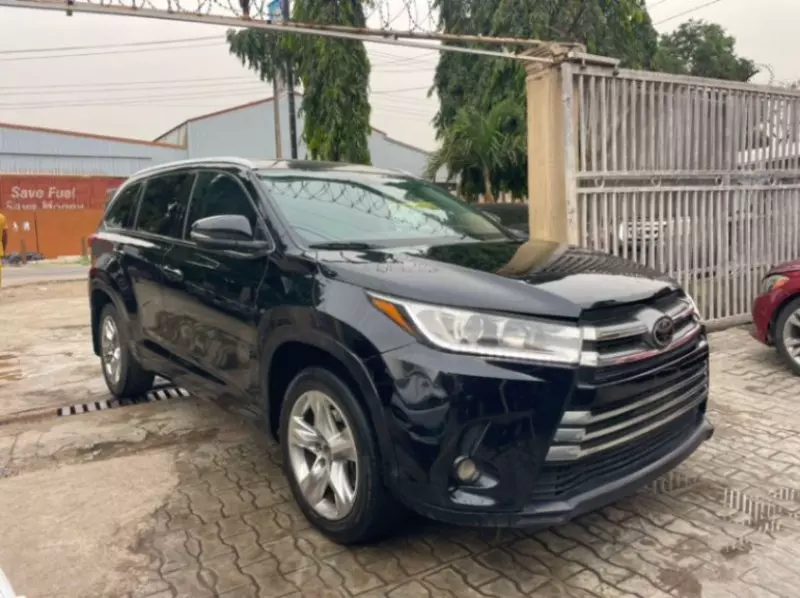 Toyota Highlander   - 2015