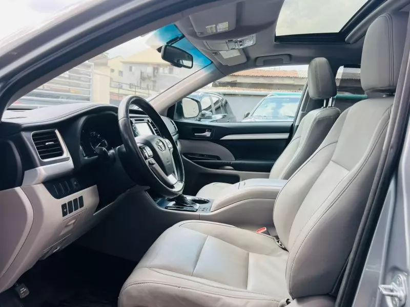 Toyota Highlander   - 2015