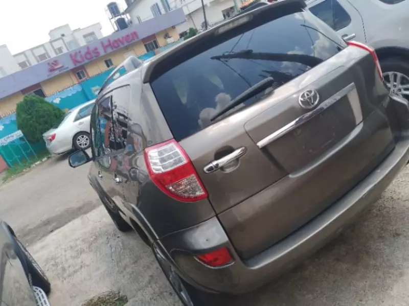 Toyota RAV 4   - 2012