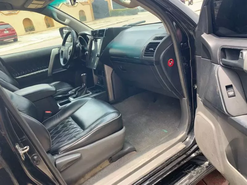 Toyota Land Cruiser   - 2010