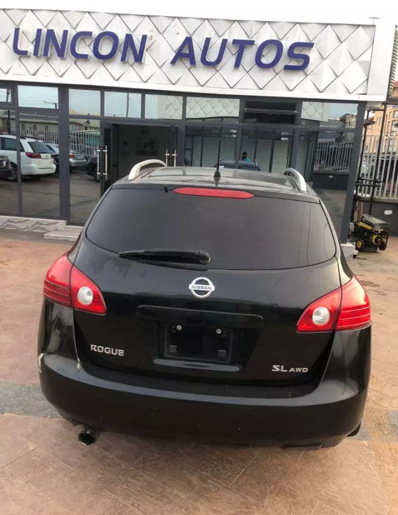 Nissan Rogue   - 2009