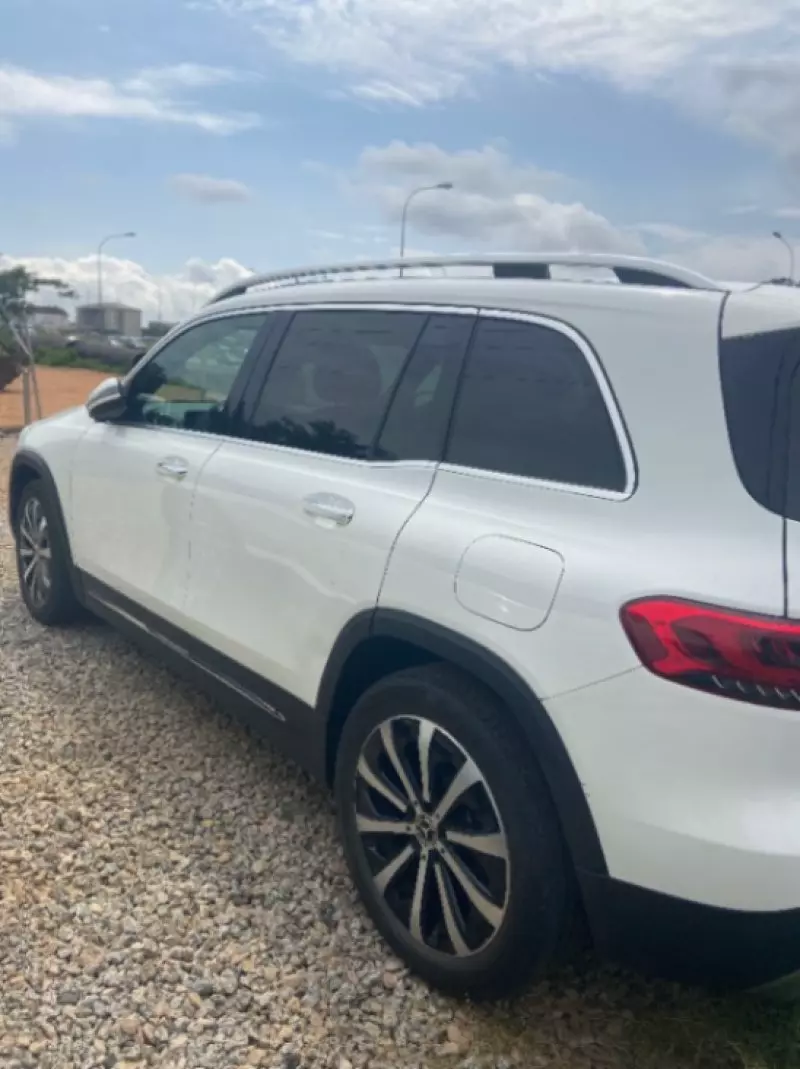 Mercedes-Benz GLB 250   - 2021
