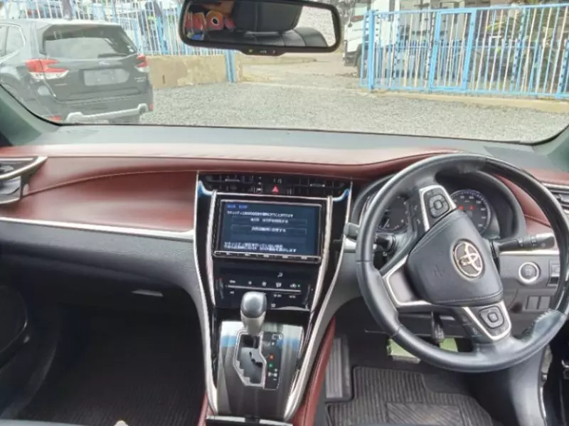 Toyota Harrier   - 2018