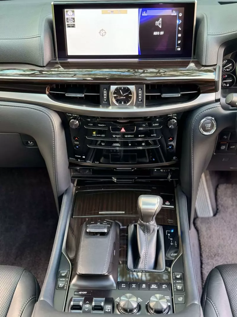 Lexus LX 570   - 2018