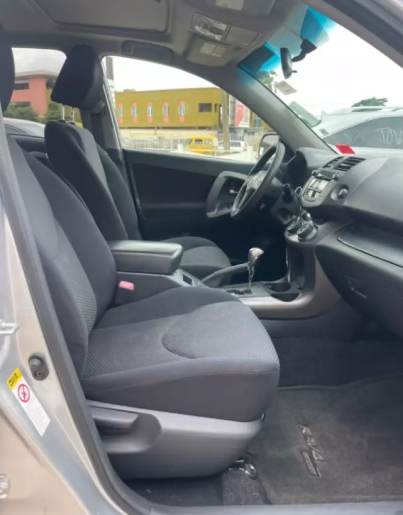 Toyota RAV 4   - 2010