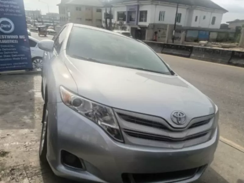 Toyota Venza   - 2011