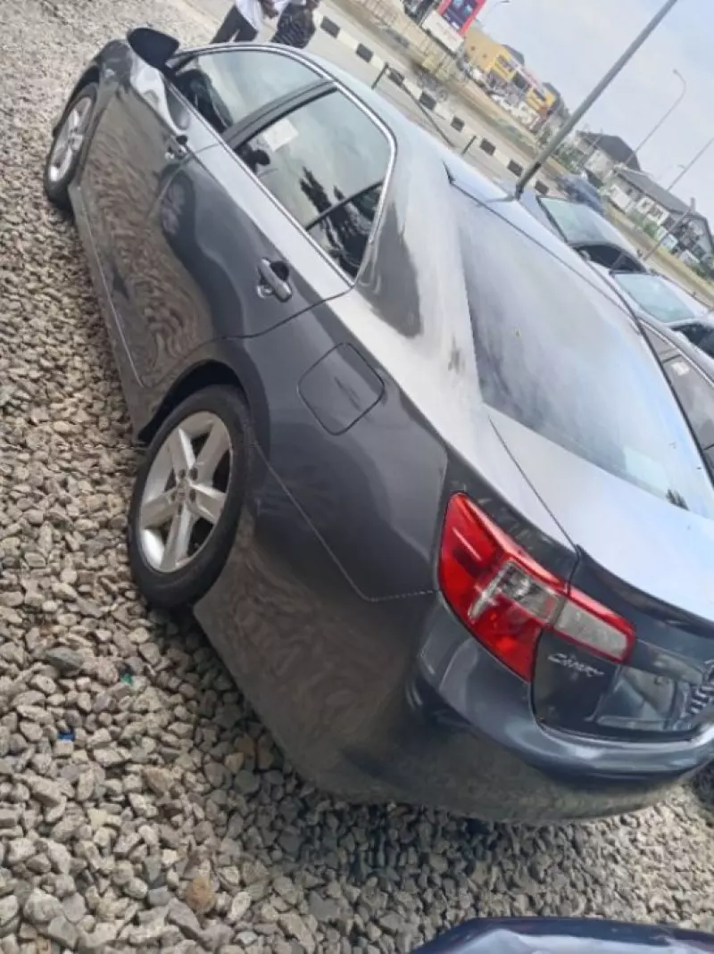 Toyota Camry   - 2012
