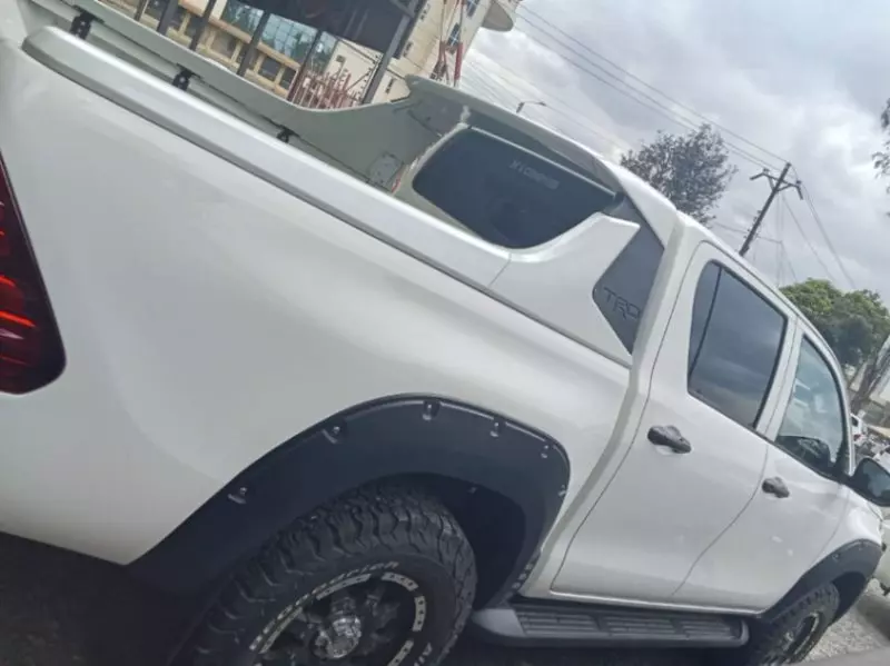Toyota Hilux   - 2019