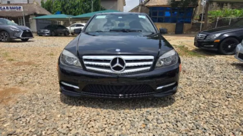 Mercedes-Benz C 300   - 2011