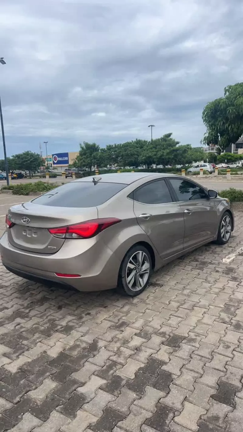 Hyundai Elantra   - 2015