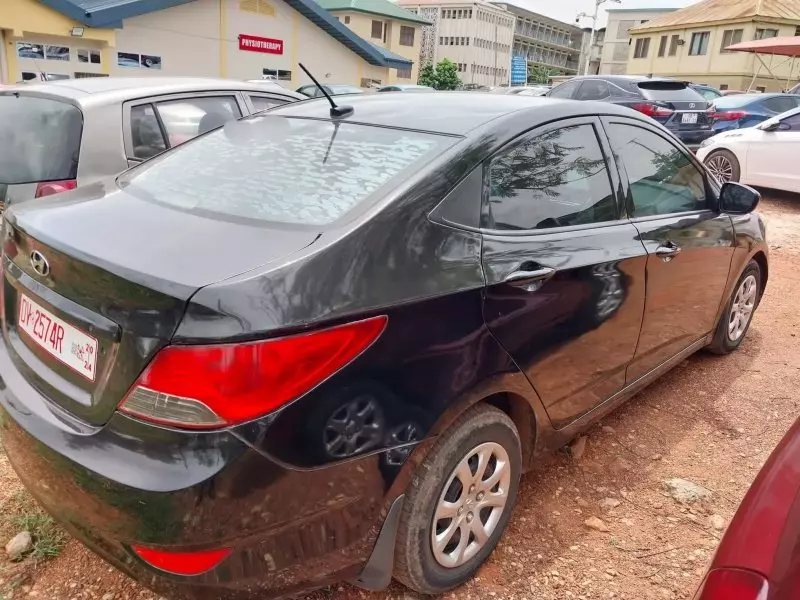 Hyundai Accent   - 2013