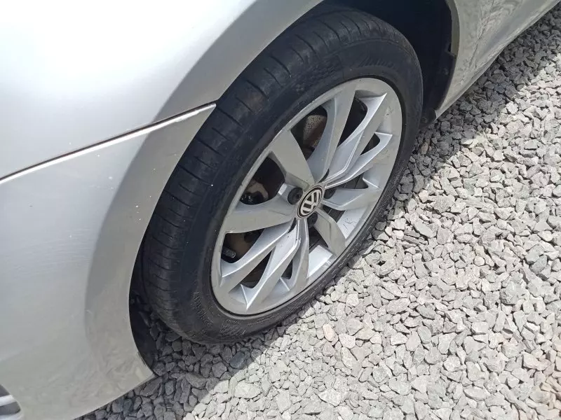 Volkswagen Golf   - 2014