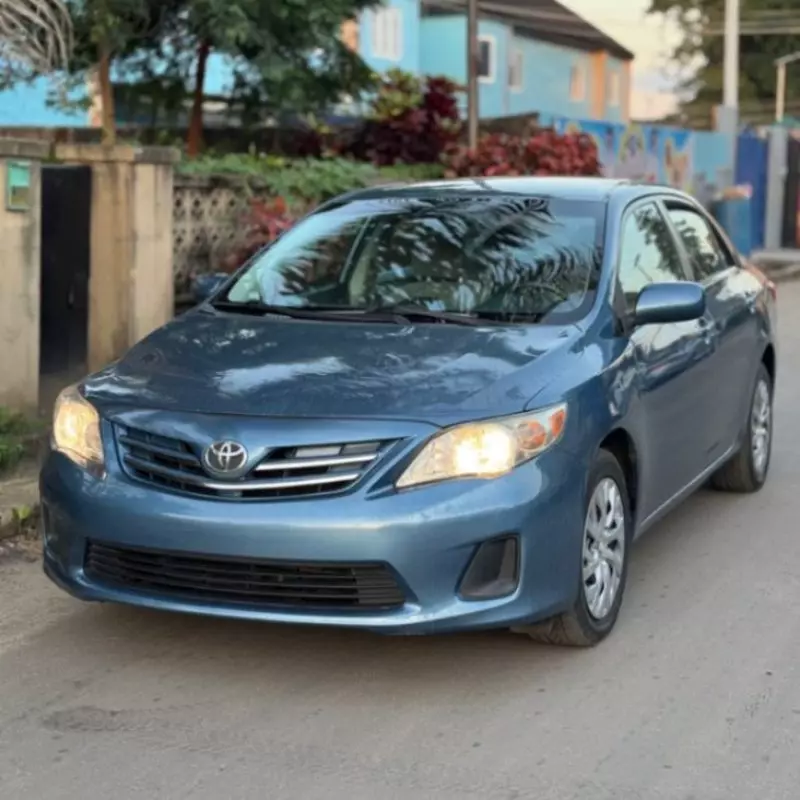 Toyota Corolla   - 2013