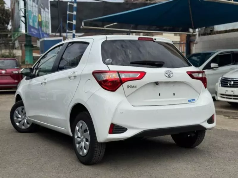 Toyota Vitz   - 2018
