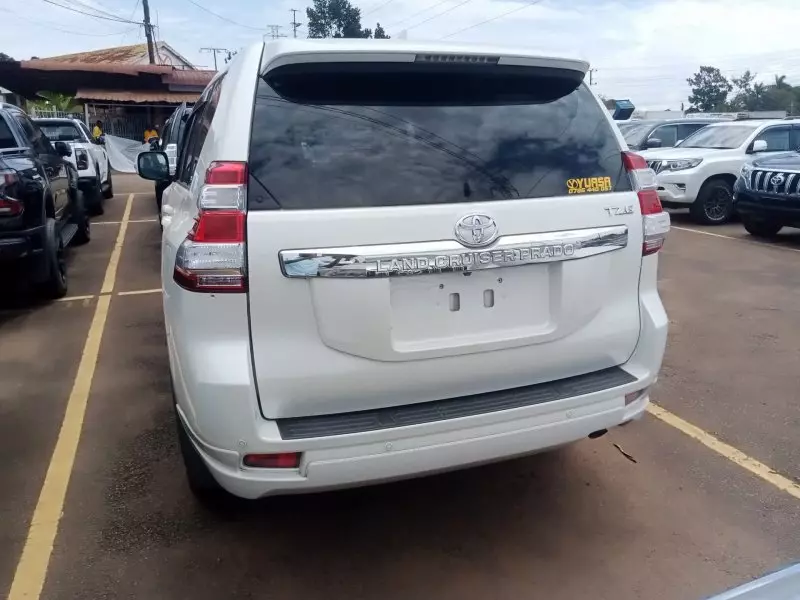 Toyota Landcruiser Prado   - 2016