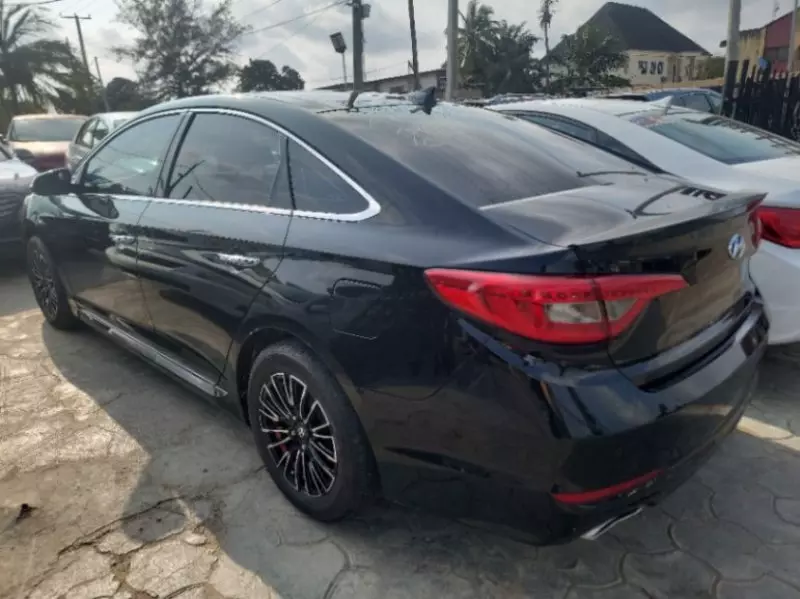 Hyundai Sonata   - 2015