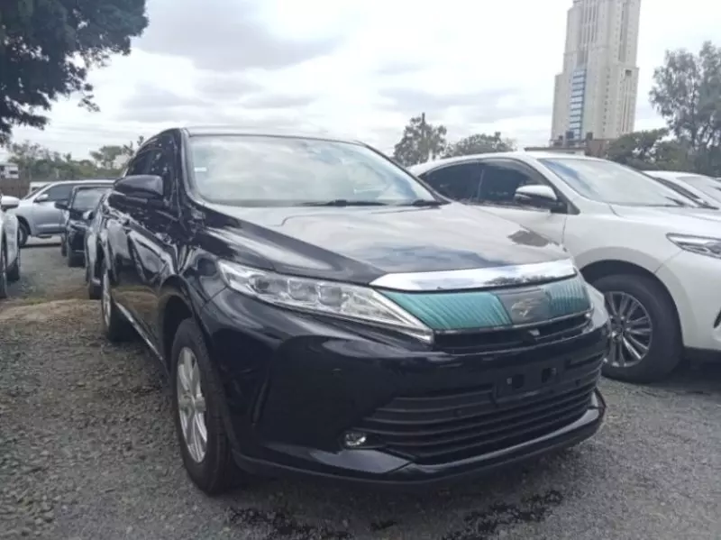Toyota Harrier   - 2018