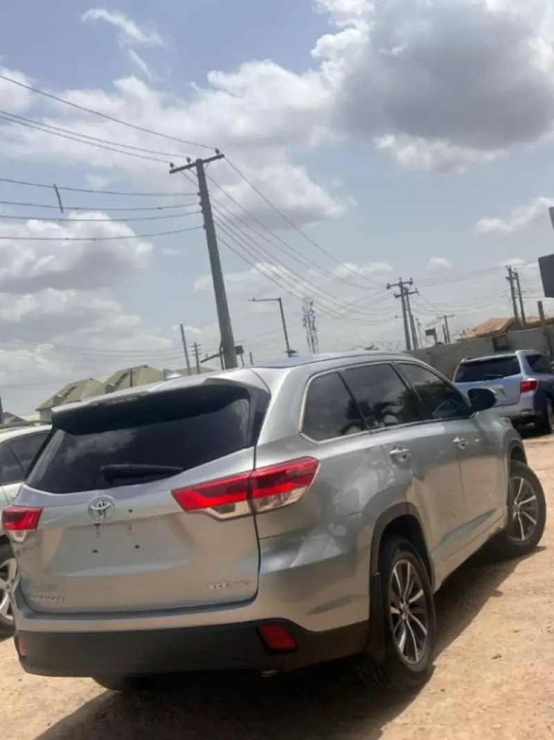 Toyota Highlander   - 2018