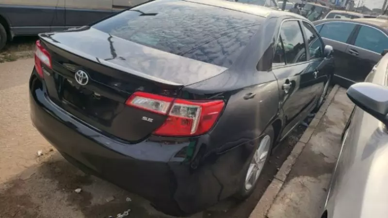 Toyota Camry   - 2014