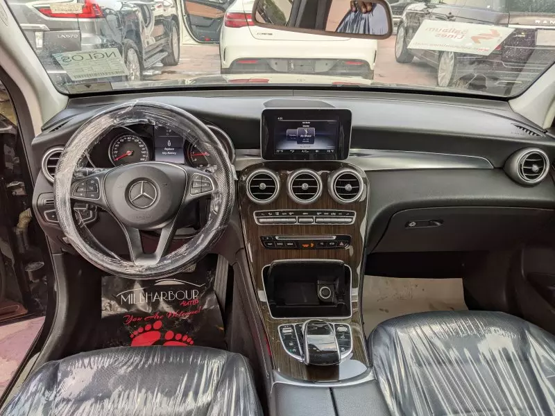 Mercedes-Benz GLC 300   - 2016