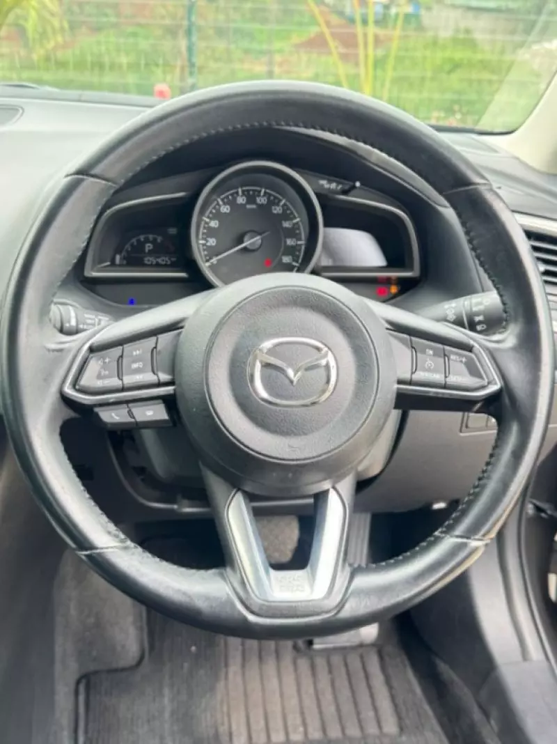 Mazda Axela    - 2018