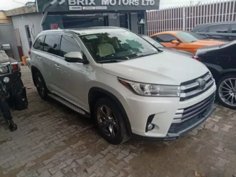 Toyota Highlander   - 2018
