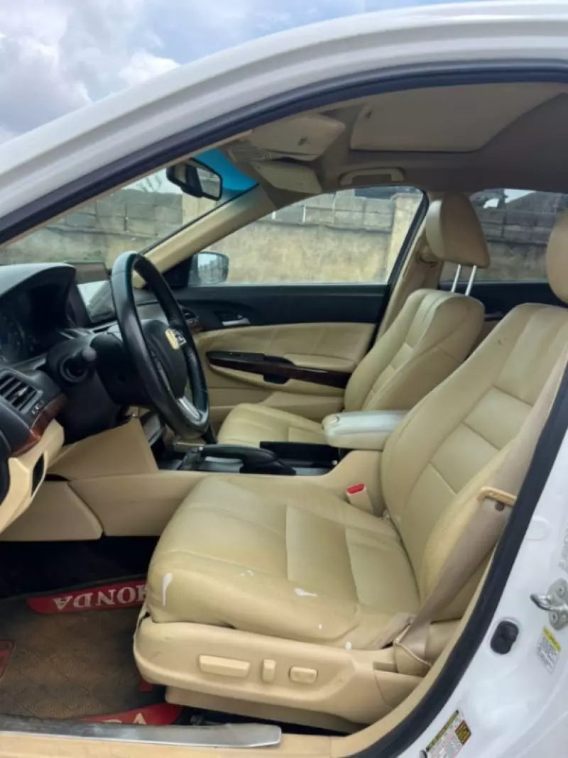 Honda Accord Crosstour   - 2011